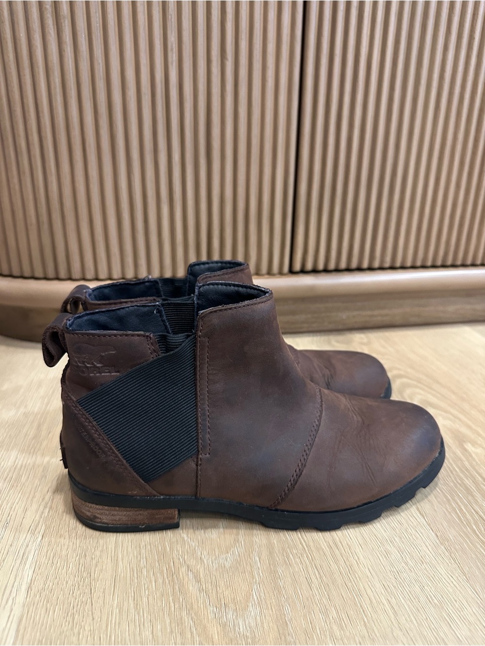 Sorel Women's Emelie Chelsea waterproof ankle boots size 6.5